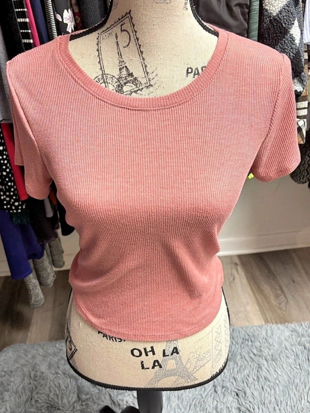 Bozzolo Ribbed Crop Top - Picture 5 of 11